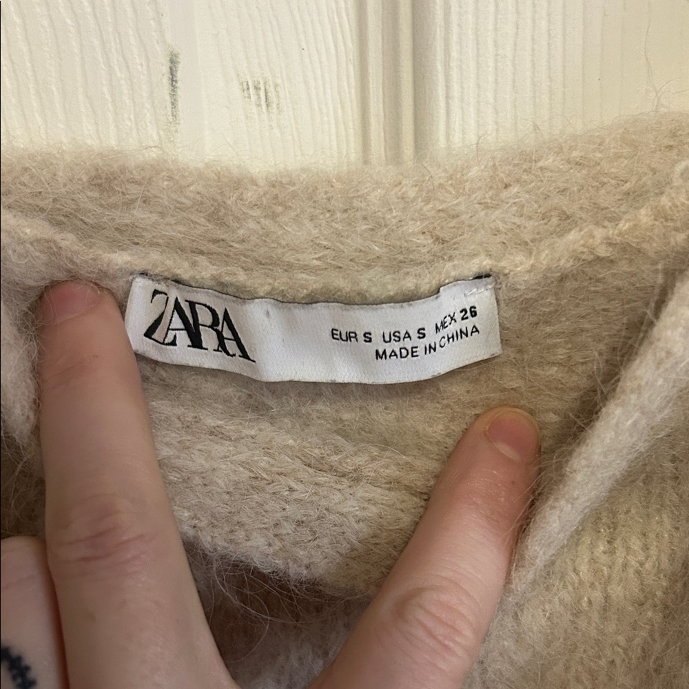 Zara Cream Knit Sweater - Picture 2 of 4